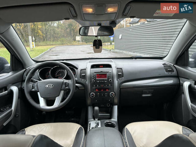 Серый Киа Соренто, объемом двигателя 2.2 л и пробегом 195 тыс. км за 12800 $, фото 14 на Automoto.ua