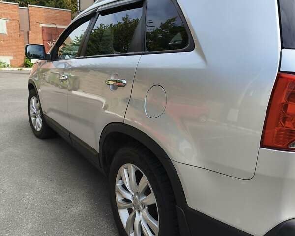 Серый Киа Соренто, объемом двигателя 2.4 л и пробегом 137 тыс. км за 11999 $, фото 3 на Automoto.ua