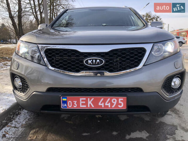 Серый Киа Соренто, объемом двигателя 2.2 л и пробегом 240 тыс. км за 12000 $, фото 1 на Automoto.ua