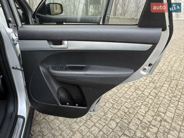 Серый Киа Соренто, объемом двигателя 2.2 л и пробегом 225 тыс. км за 12950 $, фото 51 на Automoto.ua