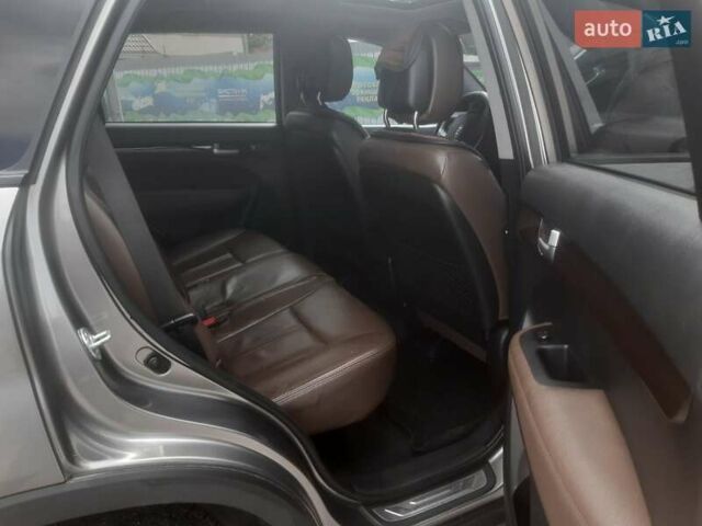 Сірий Кіа Соренто, об'ємом двигуна 2.2 л та пробігом 258 тис. км за 12850 $, фото 24 на Automoto.ua