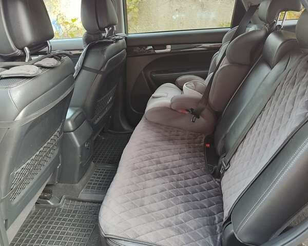 Серый Киа Соренто, объемом двигателя 2.2 л и пробегом 270 тыс. км за 12500 $, фото 14 на Automoto.ua