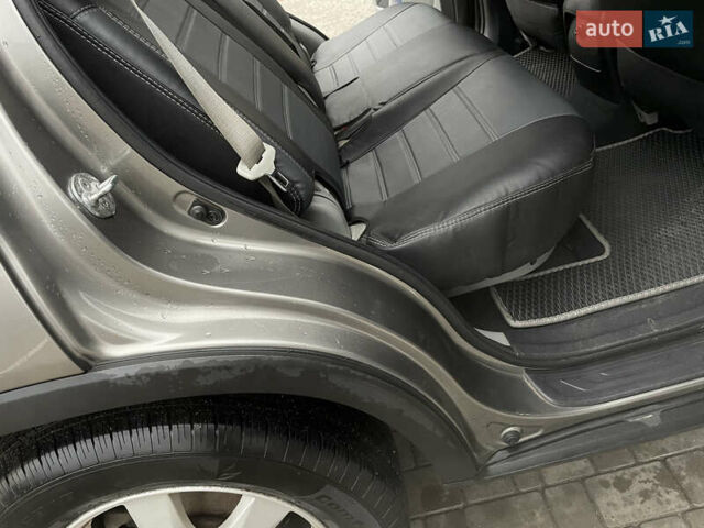 Серый Киа Соренто, объемом двигателя 2.4 л и пробегом 312 тыс. км за 9999 $, фото 22 на Automoto.ua