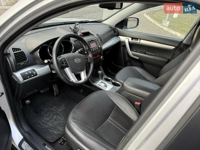 Серый Киа Соренто, объемом двигателя 2.2 л и пробегом 225 тыс. км за 12950 $, фото 62 на Automoto.ua