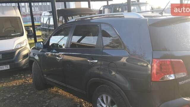 Серый Киа Соренто, объемом двигателя 2.2 л и пробегом 294 тыс. км за 13000 $, фото 2 на Automoto.ua