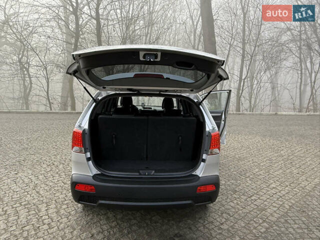 Серый Киа Соренто, объемом двигателя 2.2 л и пробегом 225 тыс. км за 12950 $, фото 47 на Automoto.ua