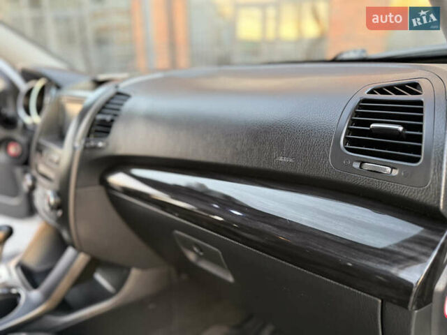 Сірий Кіа Соренто, об'ємом двигуна 2.2 л та пробігом 207 тис. км за 13300 $, фото 70 на Automoto.ua
