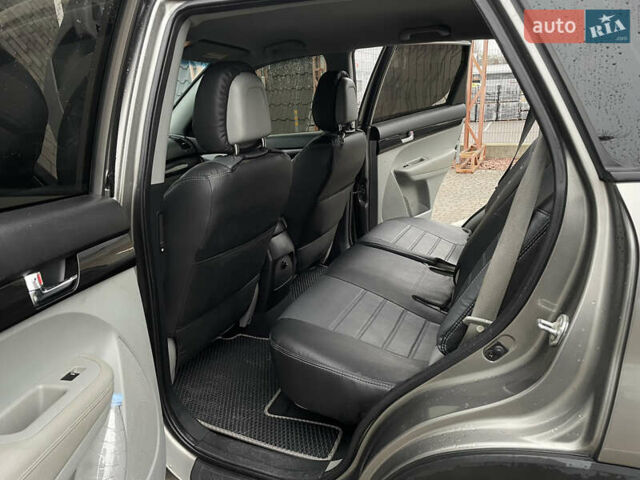 Серый Киа Соренто, объемом двигателя 2.4 л и пробегом 312 тыс. км за 9999 $, фото 24 на Automoto.ua