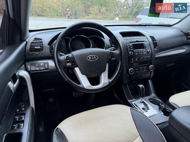 Серый Киа Соренто, объемом двигателя 2.2 л и пробегом 249 тыс. км за 11999 $, фото 21 на Automoto.ua