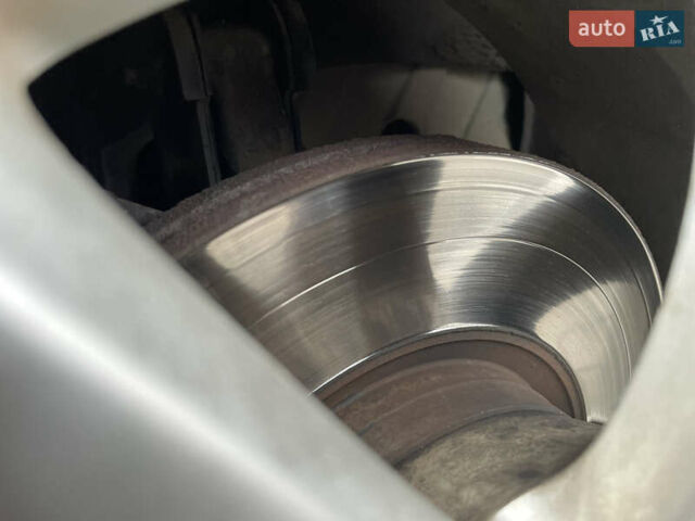 Серый Киа Соренто, объемом двигателя 2.4 л и пробегом 312 тыс. км за 9999 $, фото 15 на Automoto.ua