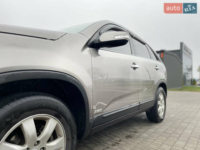 Серый Киа Соренто, объемом двигателя 2.4 л и пробегом 312 тыс. км за 9999 $, фото 10 на Automoto.ua