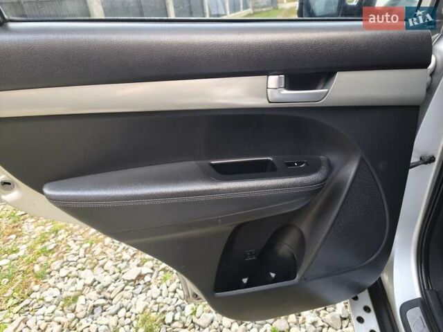 Серый Киа Соренто, объемом двигателя 2.2 л и пробегом 244 тыс. км за 10950 $, фото 39 на Automoto.ua