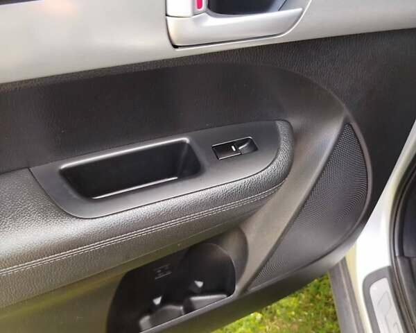 Серый Киа Соренто, объемом двигателя 2.2 л и пробегом 230 тыс. км за 13499 $, фото 31 на Automoto.ua