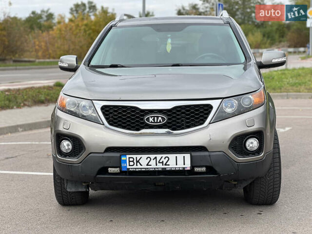 Сірий Кіа Соренто, об'ємом двигуна 2.2 л та пробігом 305 тис. км за 11750 $, фото 3 на Automoto.ua