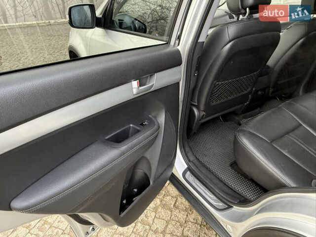 Серый Киа Соренто, объемом двигателя 2.2 л и пробегом 225 тыс. км за 12950 $, фото 46 на Automoto.ua