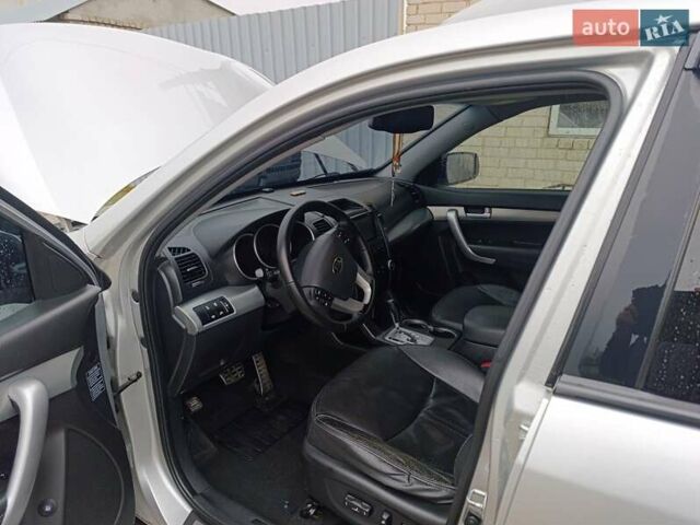 Серый Киа Соренто, объемом двигателя 2.2 л и пробегом 320 тыс. км за 12700 $, фото 9 на Automoto.ua