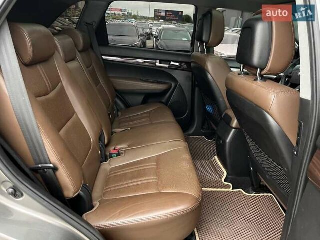 Серый Киа Соренто, объемом двигателя 2.2 л и пробегом 309 тыс. км за 12640 $, фото 20 на Automoto.ua