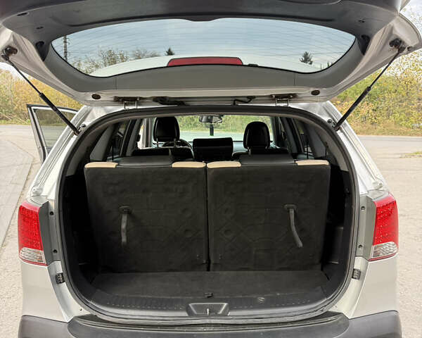 Серый Киа Соренто, объемом двигателя 2.2 л и пробегом 249 тыс. км за 11999 $, фото 30 на Automoto.ua