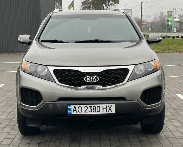 Серый Киа Соренто, объемом двигателя 2.4 л и пробегом 312 тыс. км за 9999 $, фото 1 на Automoto.ua