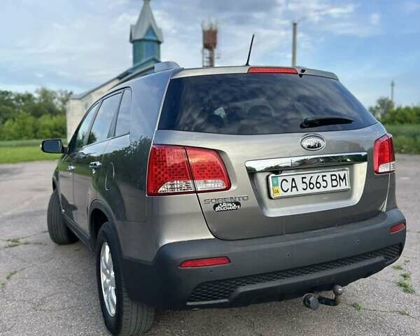 Серый Киа Соренто, объемом двигателя 2.4 л и пробегом 260 тыс. км за 11500 $, фото 24 на Automoto.ua