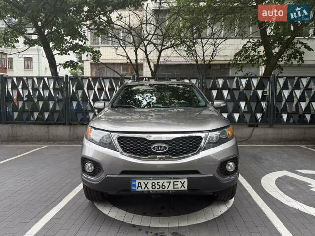 Серый Киа Соренто, объемом двигателя 2.36 л и пробегом 205 тыс. км за 9900 $, фото 1 на Automoto.ua