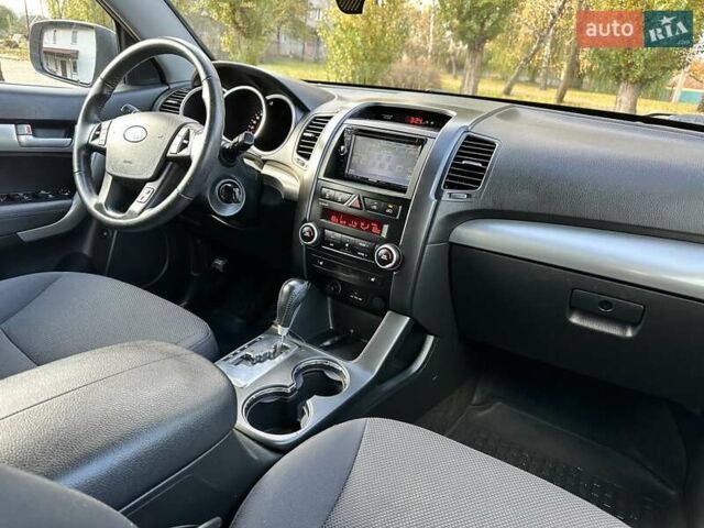 Серый Киа Соренто, объемом двигателя 2.2 л и пробегом 270 тыс. км за 13200 $, фото 19 на Automoto.ua