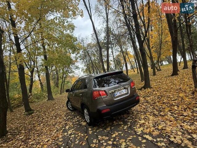Киа Соренто 2010 в Калуше на Automoto.ua Серый Киа Соренто, объемом двигателя 2.2 л и пробегом 295 тыс. км за 11999 $, фото 12 на Automoto.ua