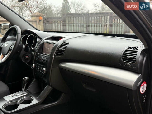 Сірий Кіа Соренто, об'ємом двигуна 2.2 л та пробігом 222 тис. км за 12450 $, фото 9 на Automoto.ua