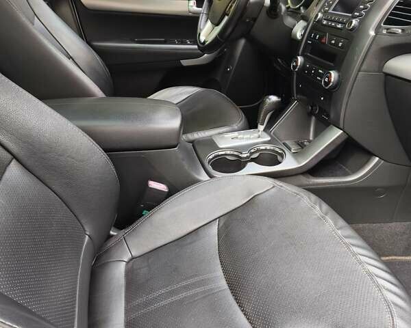 Серый Киа Соренто, объемом двигателя 2.4 л и пробегом 137 тыс. км за 11999 $, фото 18 на Automoto.ua