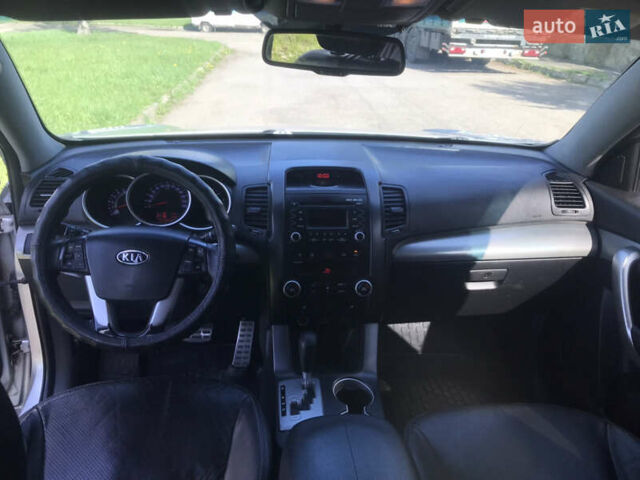 Сірий Кіа Соренто, об'ємом двигуна 2.2 л та пробігом 260 тис. км за 9500 $, фото 7 на Automoto.ua
