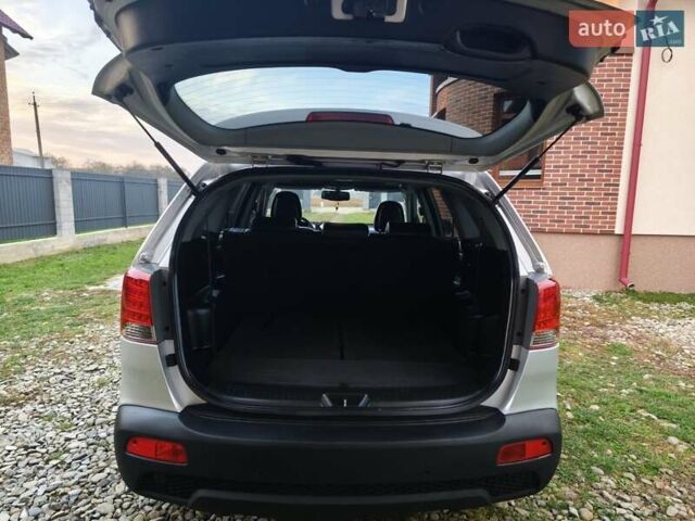 Серый Киа Соренто, объемом двигателя 2.2 л и пробегом 244 тыс. км за 10950 $, фото 46 на Automoto.ua