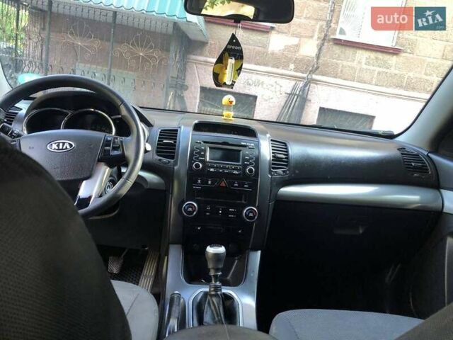 Сірий Кіа Соренто, об'ємом двигуна 2.4 л та пробігом 203 тис. км за 10350 $, фото 5 на Automoto.ua