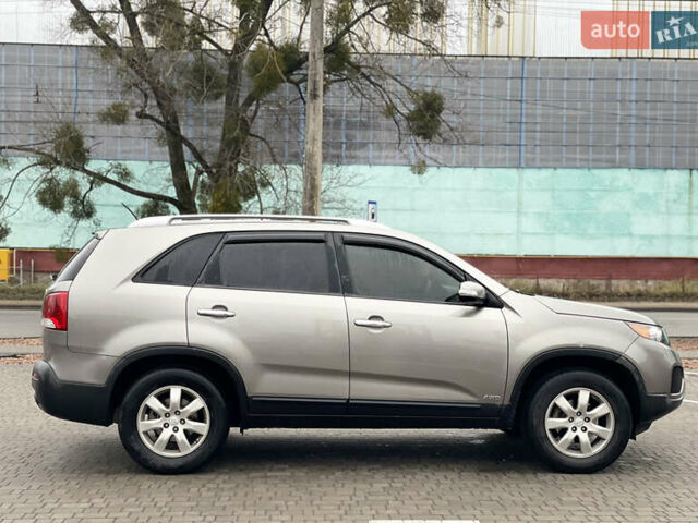 Серый Киа Соренто, объемом двигателя 2.4 л и пробегом 312 тыс. км за 9999 $, фото 3 на Automoto.ua