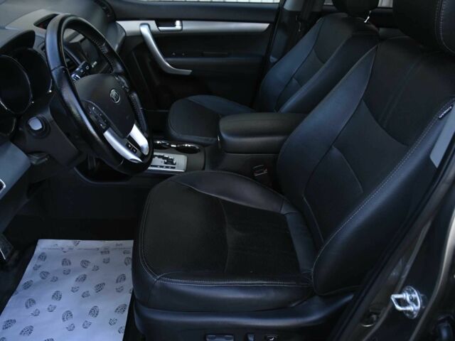 Серый Киа Соренто, объемом двигателя 2.2 л и пробегом 209 тыс. км за 12999 $, фото 8 на Automoto.ua