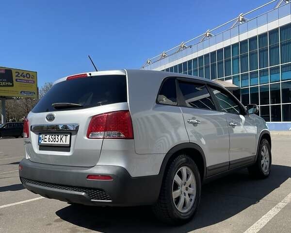 Сірий Кіа Соренто, об'ємом двигуна 2.36 л та пробігом 271 тис. км за 12500 $, фото 4 на Automoto.ua