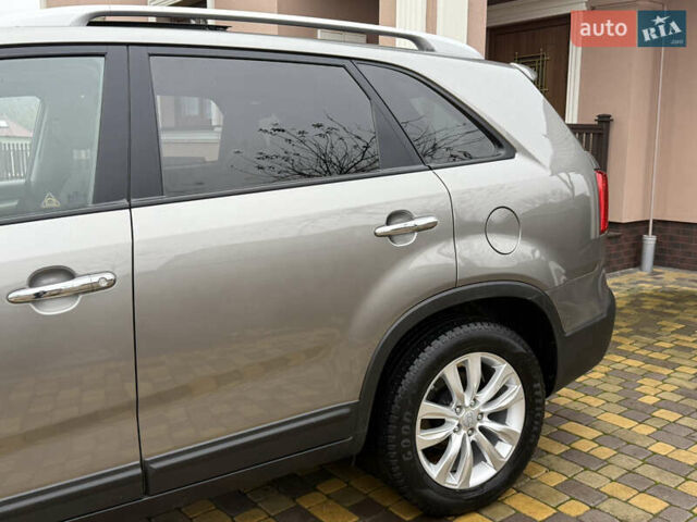 Сірий Кіа Соренто, об'ємом двигуна 2.2 л та пробігом 222 тис. км за 12450 $, фото 4 на Automoto.ua