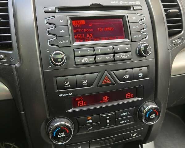 Серый Киа Соренто, объемом двигателя 2.4 л и пробегом 137 тыс. км за 11999 $, фото 19 на Automoto.ua