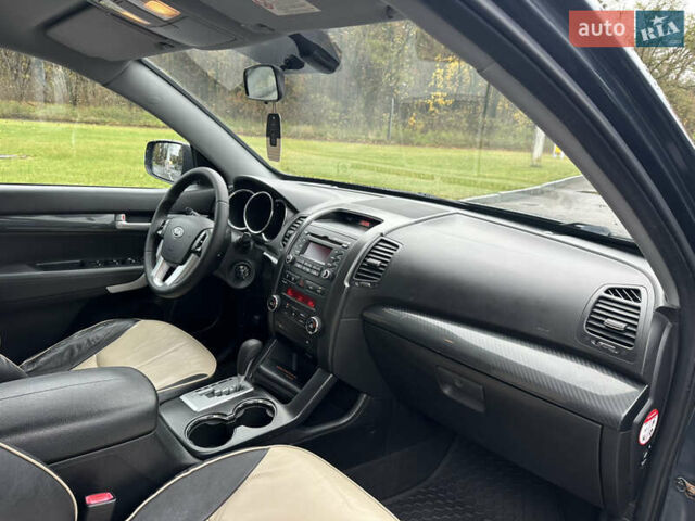 Серый Киа Соренто, объемом двигателя 2.2 л и пробегом 195 тыс. км за 12800 $, фото 16 на Automoto.ua