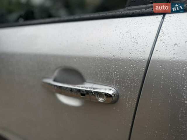 Сірий Кіа Соренто, об'ємом двигуна 2.4 л та пробігом 227 тис. км за 12000 $, фото 5 на Automoto.ua