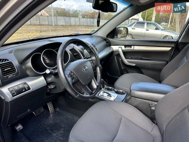 Серый Киа Соренто, объемом двигателя 2.2 л и пробегом 270 тыс. км за 13200 $, фото 10 на Automoto.ua