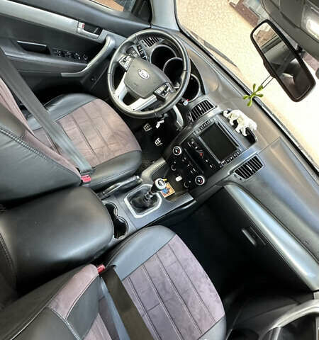 Серый Киа Соренто, объемом двигателя 2.2 л и пробегом 225 тыс. км за 11999 $, фото 15 на Automoto.ua