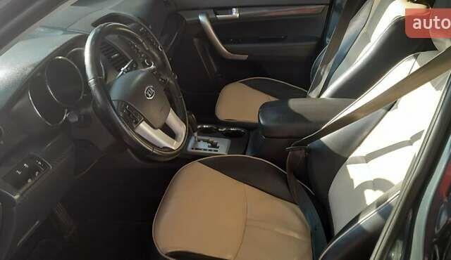 Серый Киа Соренто, объемом двигателя 2.2 л и пробегом 265 тыс. км за 12400 $, фото 7 на Automoto.ua