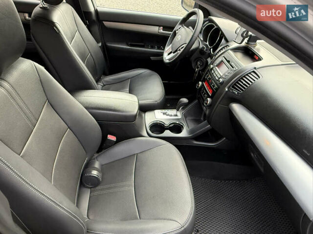 Серый Киа Соренто, объемом двигателя 2.2 л и пробегом 225 тыс. км за 12950 $, фото 56 на Automoto.ua