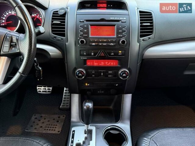 Сірий Кіа Соренто, об'ємом двигуна 2.36 л та пробігом 240 тис. км за 11800 $, фото 67 на Automoto.ua