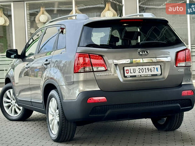 Сірий Кіа Соренто, об'ємом двигуна 2.2 л та пробігом 122 тис. км за 13999 $, фото 2 на Automoto.ua