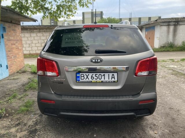 Серый Киа Соренто, объемом двигателя 2.4 л и пробегом 240 тыс. км за 9500 $, фото 4 на Automoto.ua