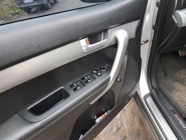 Сірий Кіа Соренто, об'ємом двигуна 2.2 л та пробігом 280 тис. км за 13800 $, фото 6 на Automoto.ua