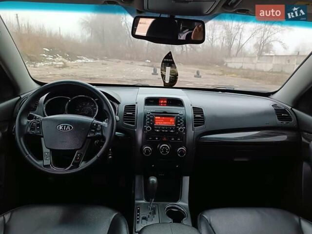 Сірий Кіа Соренто, об'ємом двигуна 2.36 л та пробігом 235 тис. км за 11000 $, фото 10 на Automoto.ua