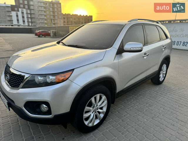 Серый Киа Соренто, объемом двигателя 2 л и пробегом 273 тыс. км за 12500 $, фото 1 на Automoto.ua