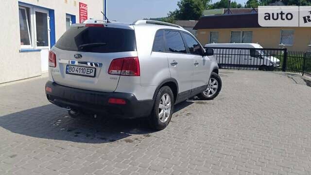 Серый Киа Соренто, объемом двигателя 2.2 л и пробегом 229 тыс. км за 13000 $, фото 3 на Automoto.ua